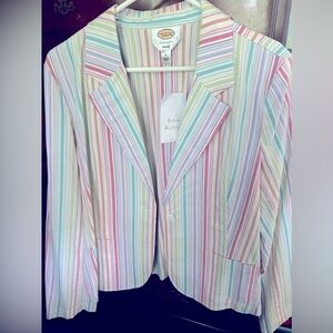 Women’s spring/summer dress blazer.